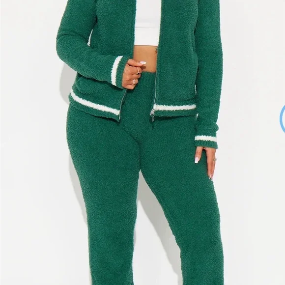 Cozy Green Two-Piece Set with White Trim - Picture 3 of 4
